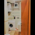 Cozy One-bedroom In The サラエヴォ