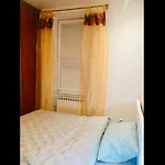 Cozy One-bedroom In The アパート サラエヴォ