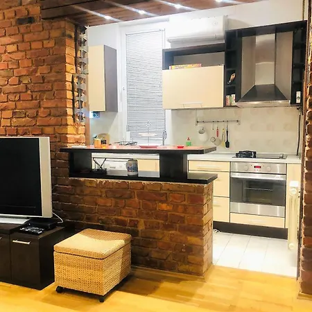 Cozy One-bedroom In The * سراييفو