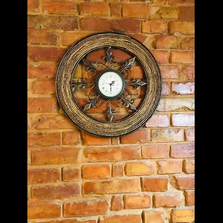 Cozy One-bedroom In The Apartman