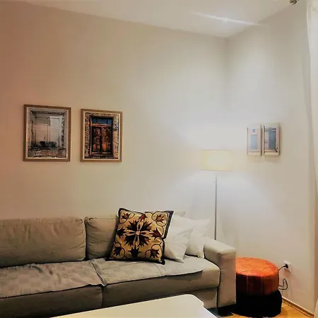 Cozy One-bedroom In The Apartman *