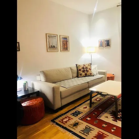 Cozy One-bedroom In The *